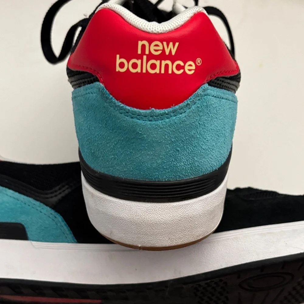 New Balance Black Sneakers with Gold Accents - Picture 3 of 5
